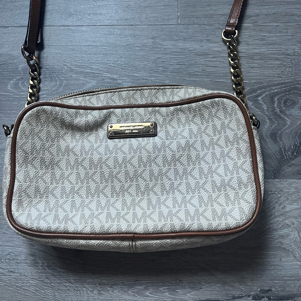 Micheal Kors Cream and Brown Women's Crossbody.